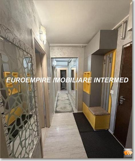 Apartament cu 3 camere decomandat ,Zona km 4-5