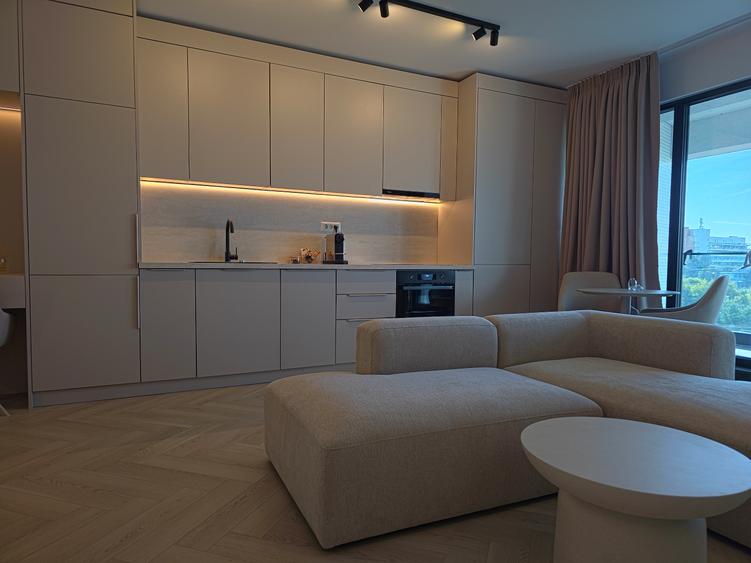 Prima închiriere Studio lux vedere lac parcare subterană Mamaia