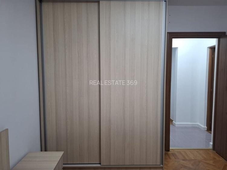 URGENT!, renovat complet, vedere spate, mobilat/utilat modern, liber - 9