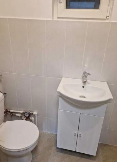 Splaiul Unirii,Dambovita,et.1/8,DECOMANDAT,2 balcoane,parcare,nemobilat