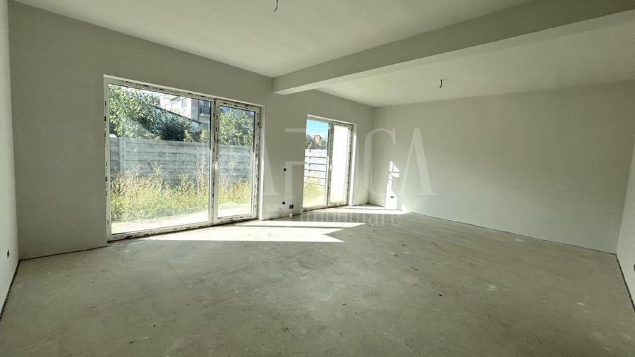 Casa 4 camere de vanzare in Floresti