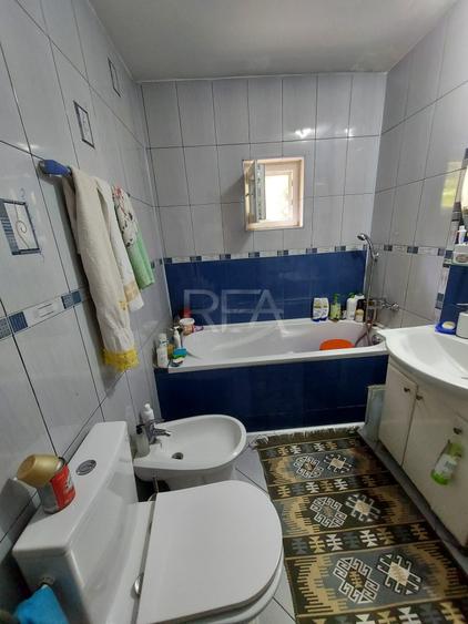 3 camere Vitan Mall, parcare, an 1989, metrou, 85 mp
