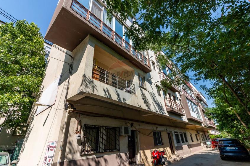 Apartament cu 2 camere de vânzare în Popesti Leordeni