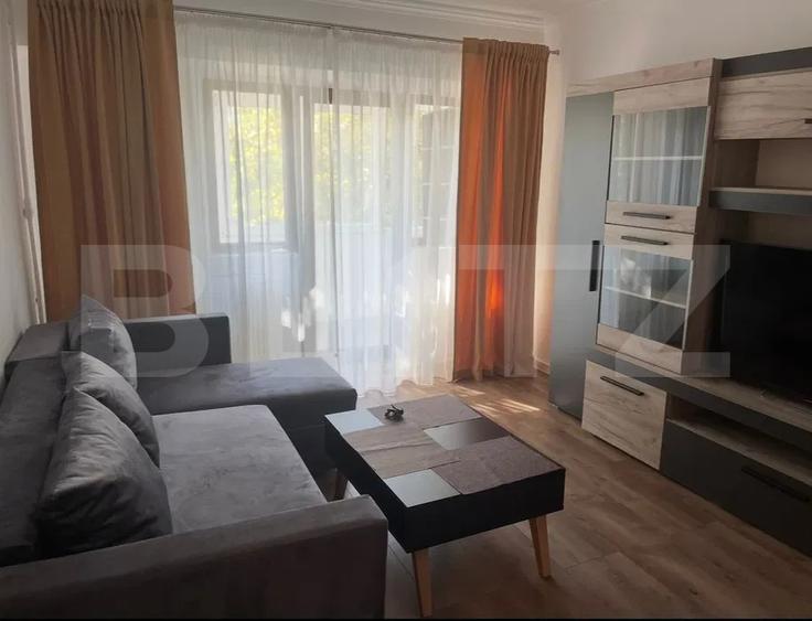 Apartament 3 camere, 70 mp, zona Pod de Fier