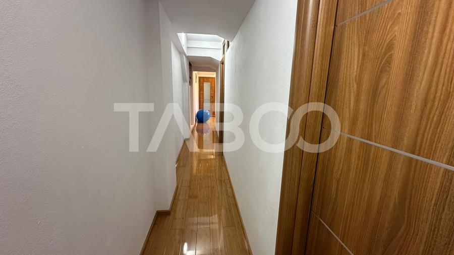 Casa cu 2 apartamente separate cu acces auto garaj Piata Cluj Sibiu
