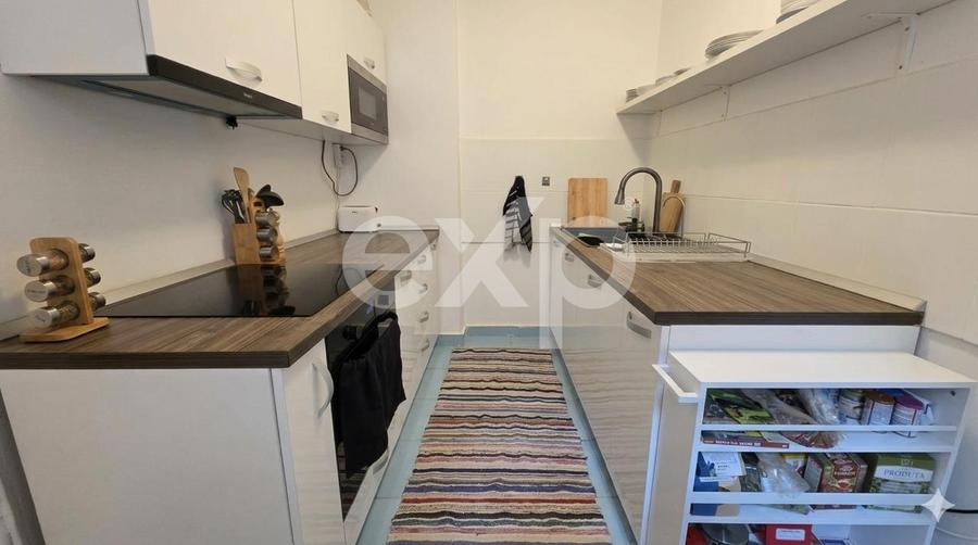 Decebal, Delea Noua, apartament de vanzare etaj 1 cu centrala proprie
