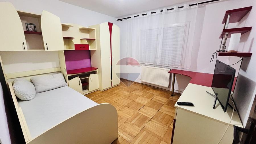 Apartament cu 2 camere de vânzare în zona Rogerius