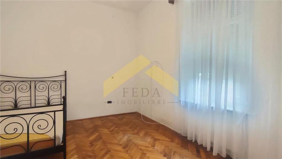 Apartament cu 4 camere de inchiriat zona Podgoria