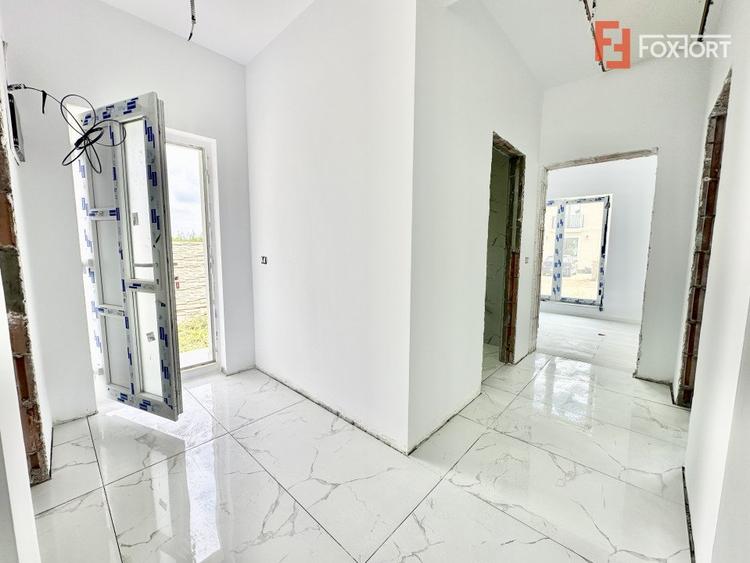 Duplex 4 camere si 2 bai - Mosnita Noua - toate utilitatile