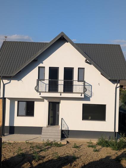 Casa noua Lilieci P+1, încălzire pardoseală , finisaje premium