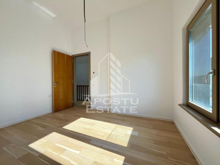 Casa Eco cu 5 camere, 3 bai, in Dumbravita