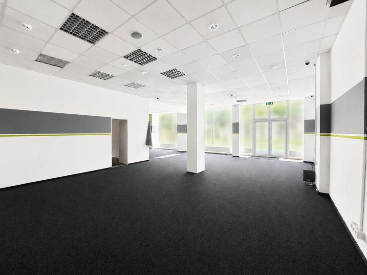 Spatiu comercial cu vitrina de inchiriat in Oradea, Decebal