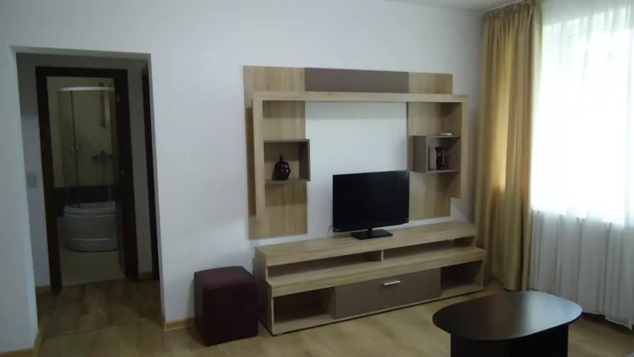 Apartament 2 camere, etaj 2, centrala gaz, zona Tomis I - Spital