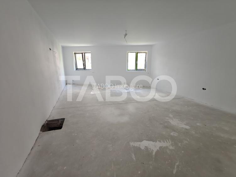 Casa spatioasa - aer curat si priveliste spre munti - teren 1203 mp - 27