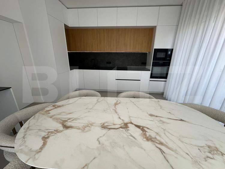 Duplex cu 4 camere, 178 mp utili, cu garaj, panoramă superbă, zona Voronet