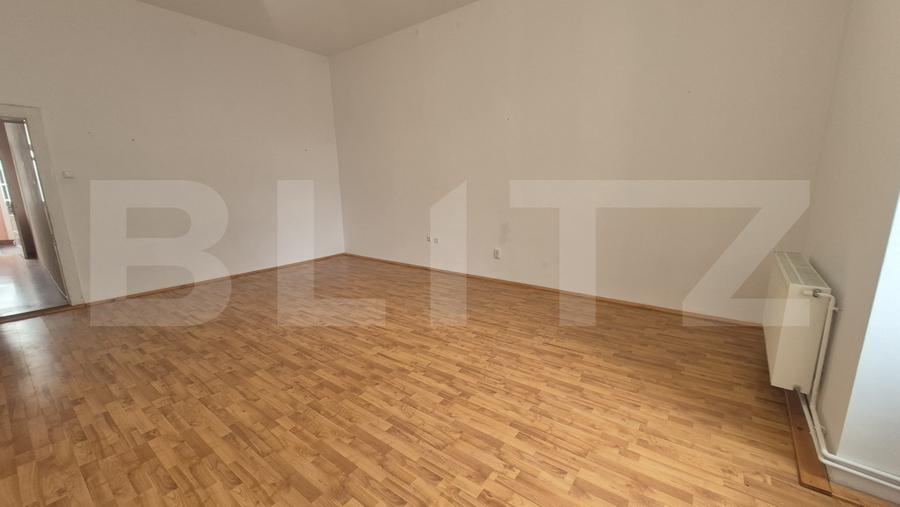 Birou de inchiriat, 39 mp, zona Ultracentrala, cladire autorizata PSI