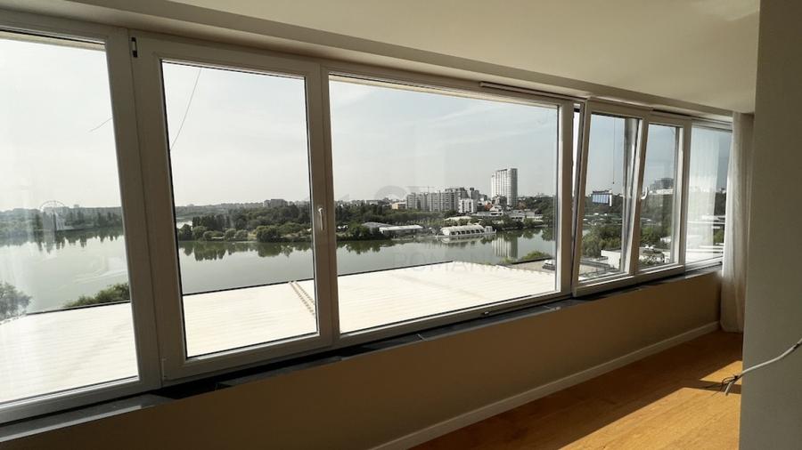 REA1015960 Penthouse spectaculos cu vedere spre lac