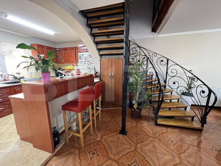 Casă P comercial/1E+M apartament, 3 camere, 333 mp, zona Cloșca