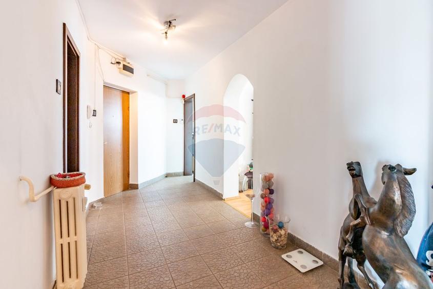 Apartament 3 camere decomandat | Calea Călărașilor – Hyperion |