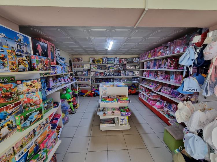 Spațiu comercial, 3 încăperi, Posibilitate Predare Afacere la Cheie