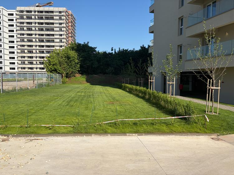 Apartament 3 camere,2 bai,centrala proprie,mutare imediata,TVA inclus in pret!