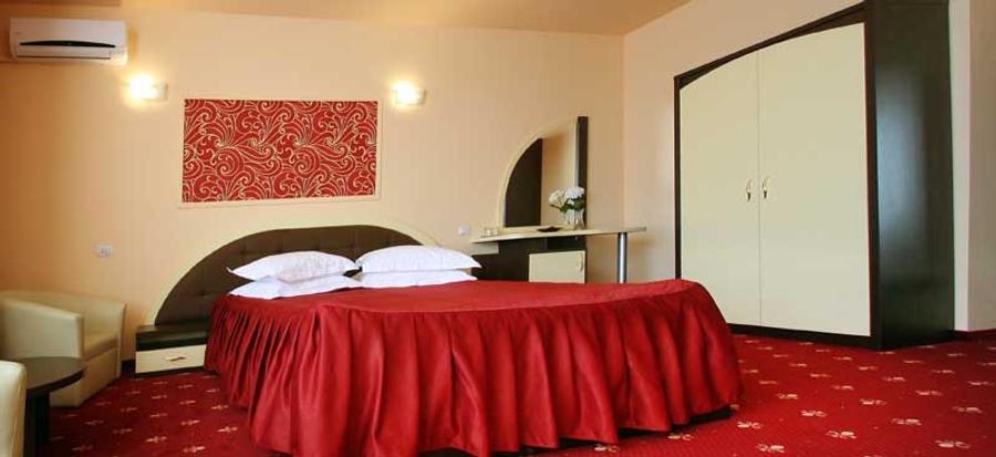 OCAZIE De vanzare  Hotel/ Restaurant / Bar Kleyn cu 1236 m2 utili