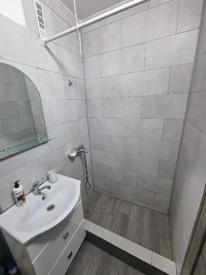 Vând garsonieră Craiovița , parter