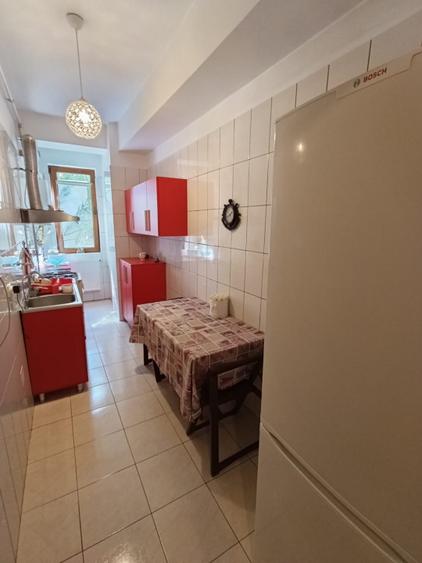 Apartament spatios 3 camere, metrou Jiului, Buc Noi