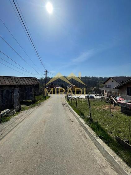 VANZARE CASA TEREN