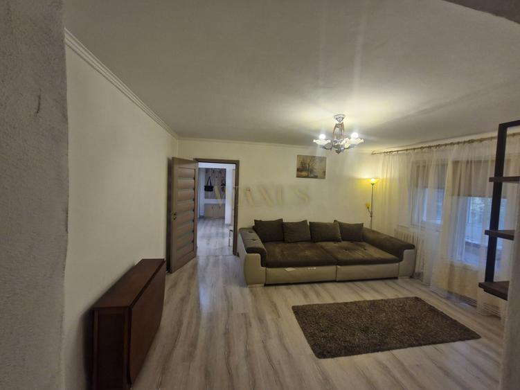 Apartament 3 camere, semidecomandat,  etaj 1. Zona Decebal