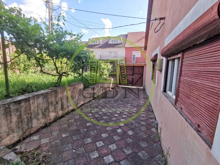 Casa individuala de vanzare in cartierul Iorga, parter+mansarda.