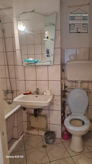 Apartament cu 3 camerere, decomandat