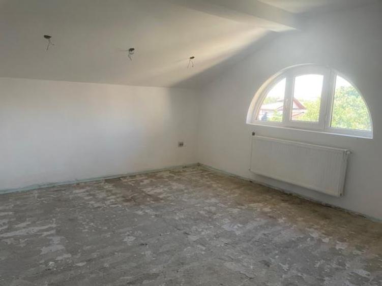 Vila Pipera P+1+M central - 450mp util   1000mp teren