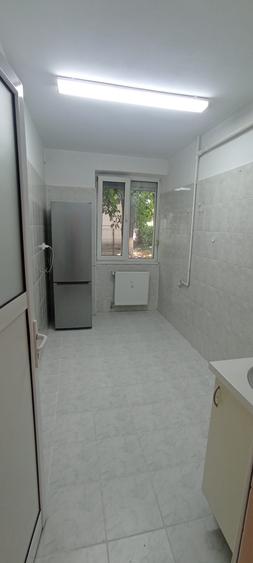 Apartament 2 camere la parter pretabil firma, zona Ion Mihalache-Domenii