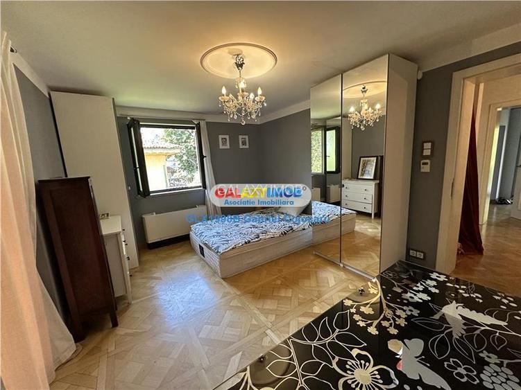 Vila stil florentin pe malul lacului,teren4500mp iesire la lac de 17ml