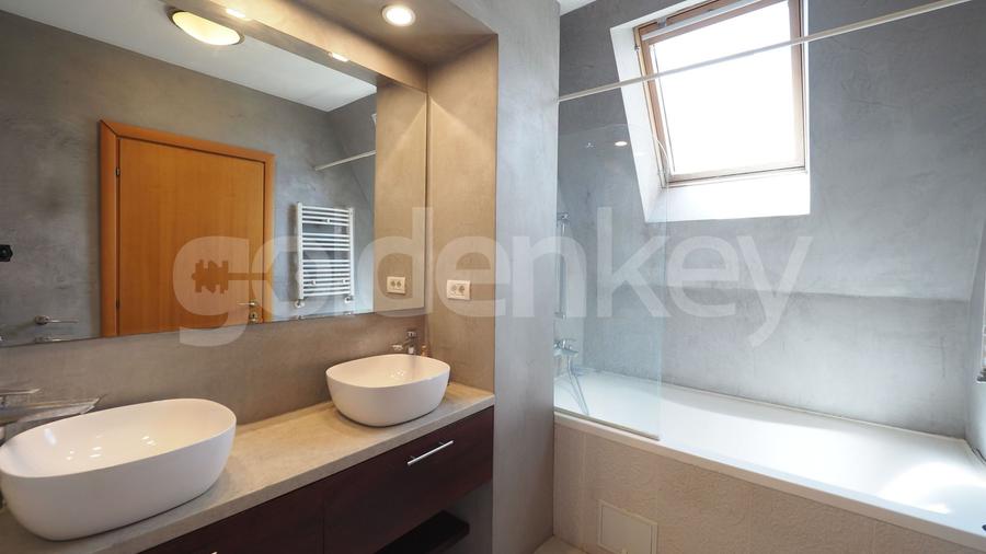 Vilă cu 6 camere in complex cu piscina