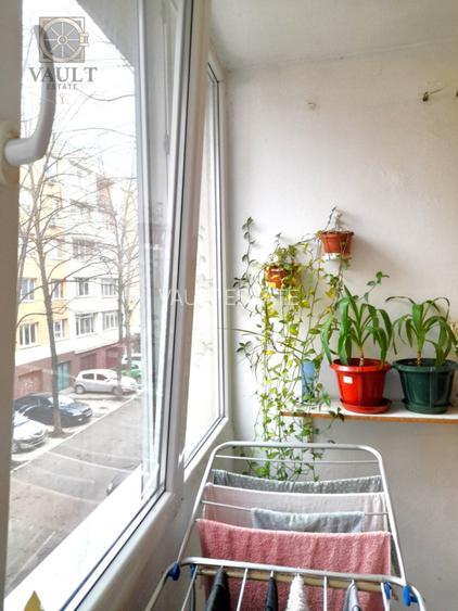 Apartament 4 camere  -Garaj de 17 ,25 mp-  5 minute metrou Romancierilor - 13