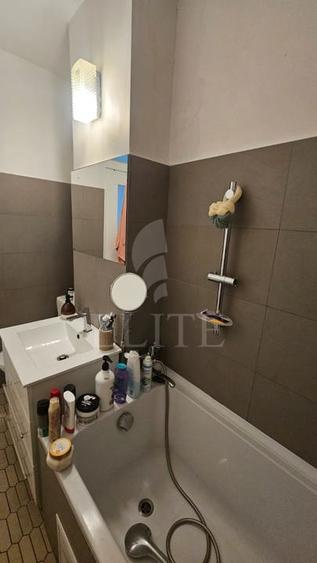 Apartament 3 camere în zona Calea Floresti