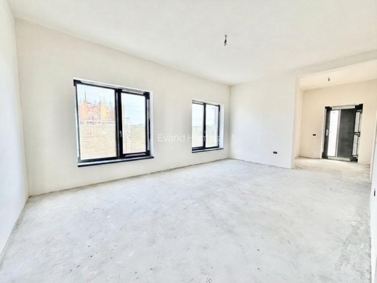 Duplex 5 camere - 365 mp teren - Asfalt - Drumul Boilor - Mosnita - 5