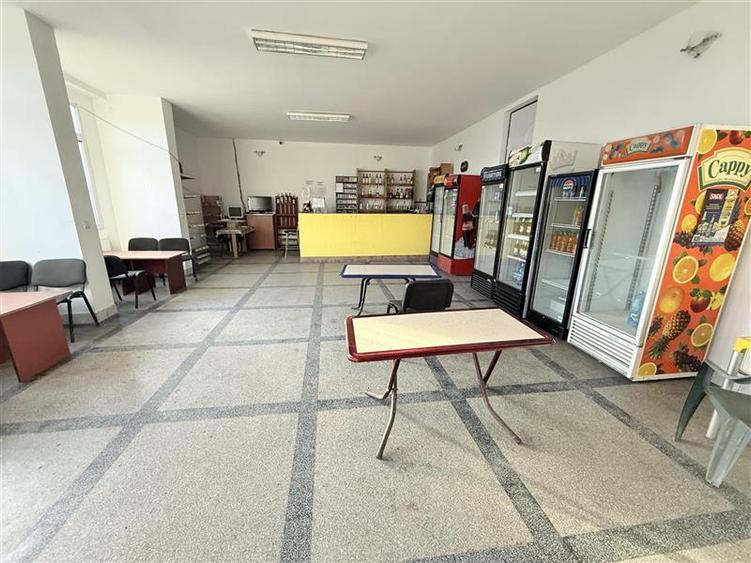 Secuieni - 17 km de Bacau - spatiu comercial