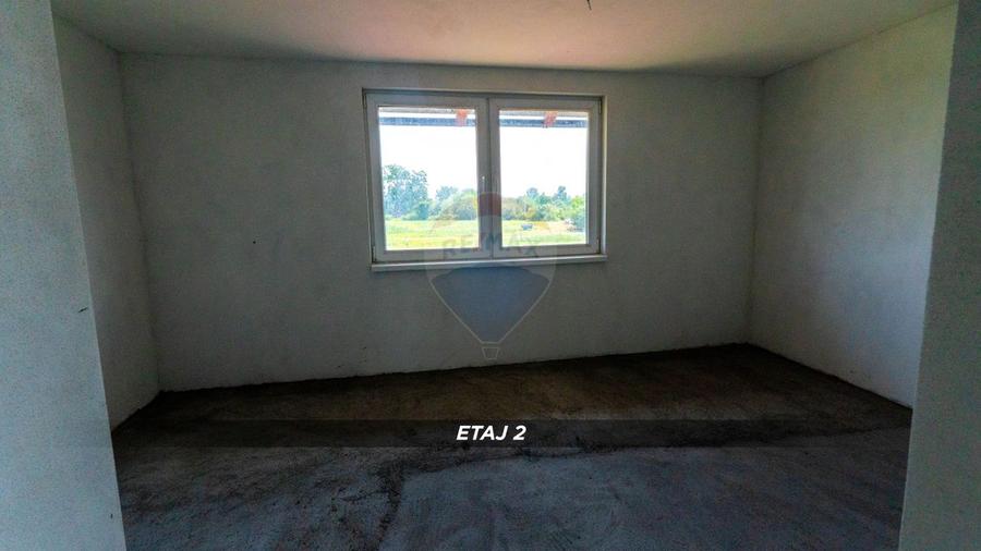 Casă noua de vanzare in Miresu Mare langa centrul de echitatie