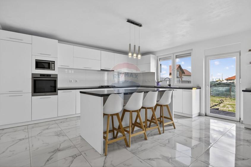 VILĂ MODERNĂ 2024 | 6 CAMERE | 203 MP UTILI | FÂNTÂNELE