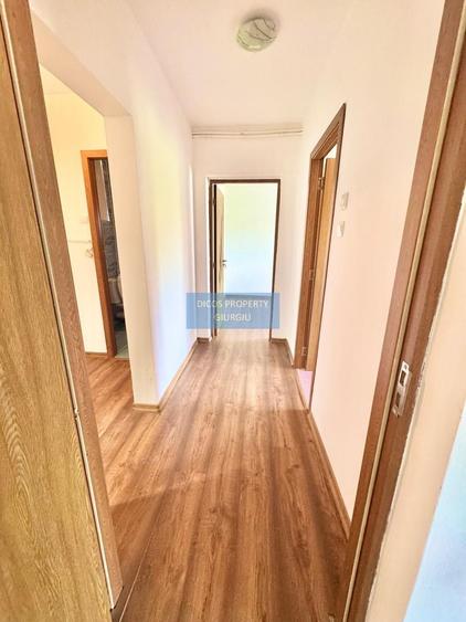 Apartament 2 camere, decomandat – Zona Centrală, bloc Lumina
