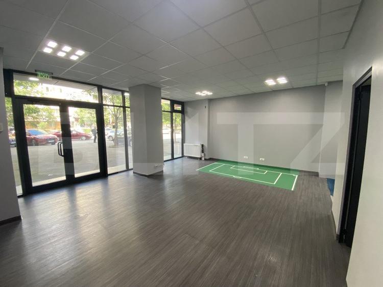 Spatiu comercial, 72 mp, zona Parculet Rovine