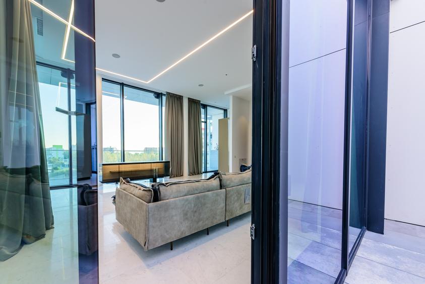 Penthouse cu 4 camere de vanzare în One Mamaia Nord