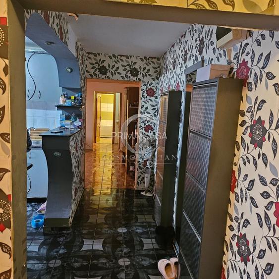 Apartament cu 3 camere ~ zona Brosteni / Colegiu ~ etaj 3 din 4 - 11