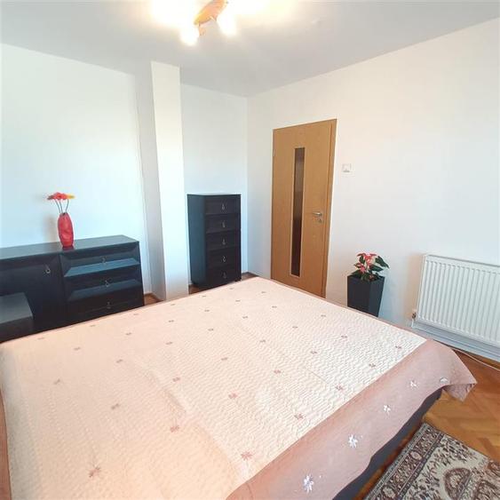 Apartament 4 camere decomandat si 2 balcoane Strand