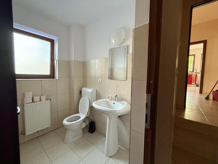Casa spatioasa,perfecta pentru locuit sau investitie