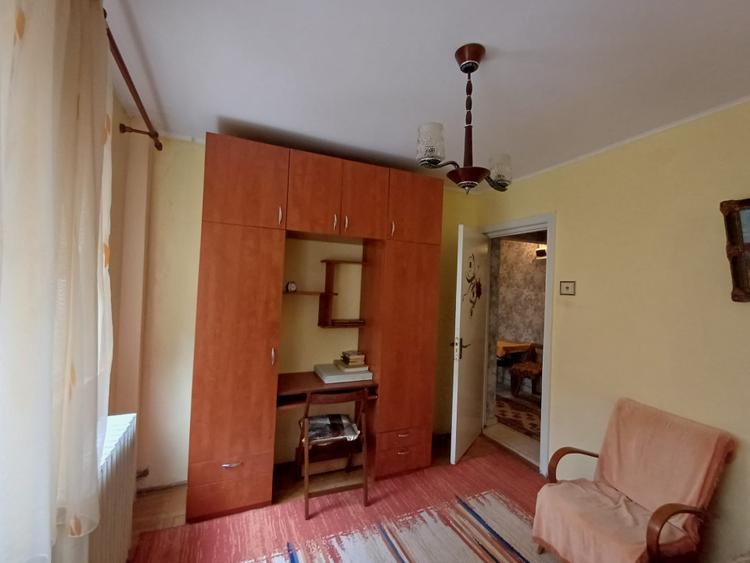 Apartament 3 camere- etaj intermediar- Tatarasi