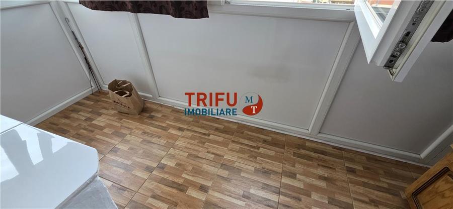 Apartament de vanzare cu 3 camere in Cetate